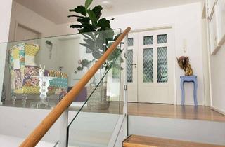 Villa kaufen in 67661 Dansenberg, Traum Stadtvilla mit Galerie, Kamin & Brunnen in toller Lage