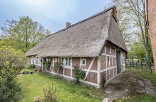 Haus kaufen in 21739 Dollern, Historisches Reetdachhaus im Dollener Ortskern sucht einen neuen Eigentümer!