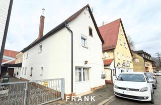 Haus kaufen in Samstagstraße 20, 91207 Lauf, Kleines Zweifamilienhaus mit vermieteter Erdgeschosswohnung in Lauf a. d. Pegnitz