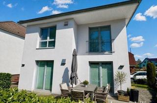 Wohnung kaufen in 24226 Heikendorf, Sonnige Wohnung in Fördenähe - modern, ruhig & mit eigenem Garten