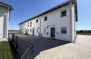 Haus mieten in 84030 Ergolding, Nur noch eine Immobilie verfügbar: Energieeffizientes Neubau-Reihenhaus in wertiger Ausstattung