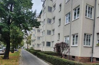 Wohnung kaufen in 13055 Alt-Hohenschönhausen, Attraktive 2-Zimmer Eigentumswohnung mit Loggia in ruhiger Lage