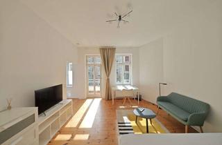 Wohnung mieten in Stargarder Straße 54, 10437 Prenzlauer Berg, Erstbezug nach Möblierung: Stilvolle 1-Zimmer-Wohnung mit Balkon im Prenzlauer Berg (Strom inklusiv)