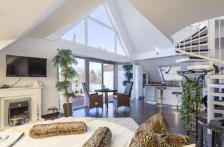 Wohnung mieten in Promenadenweg, 24235 Laboe, Besondere Dachgeschosswohnung - teilmöbliert - mit Galerie, Dachterrasse und Blick zur Kieler Förde