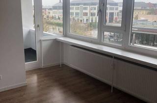 Wohnung mieten in Großflecken, 24534 Innenstadt, Schöne 3-Zi-Whg. mit Aufzug und Balkon im Herzen von NMS