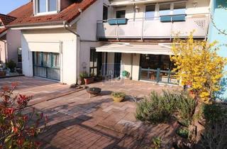 Haus kaufen in 76356 Weingarten, Riesen-Terrasse statt Garten: Perfektes Familienheim mit Balkon, Kachelofen, Doppelgarage, Carport..