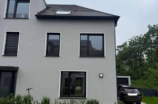 Haus mieten in Peter-Hecker-Straße, 50169 Kerpen, Türnich: Mit dem Frühling einziehen! Großes Energiespar-Familienhaus freut sich auf neue Bewohner.