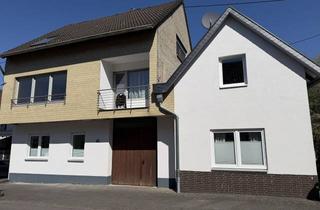 Einfamilienhaus kaufen in 53506 Hönningen, Mehrfamilienhaus in Hönningen mit 4 vermieteten Einheiten – solide Kapitalanlage