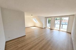 Wohnung kaufen in 86931 Prittriching, Licht. Raum. Lebensqualität – Neuwertige 4-Zimmer Dachgeschosswohnung mit Balkon und Aufzug