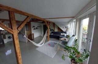 Wohnung mieten in Oberesslinger Straße 18, 73732 Esslingen, 2-Zimmer-Dachgeschosswohnung mit EBK in Esslingen am Neckar