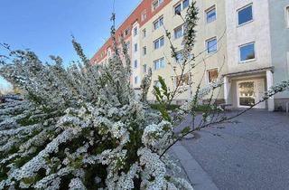 Wohnung mieten in Albert-Schweitzer-Ring 61, 08112 Wilkau-Haßlau, Auf der Suche nach 3 Räume mit Balkon?
