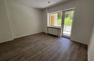Wohnung mieten in Karl-Dowidat-Straße 25, 42899 Lüttringhausen, Geräumige 4-Zimmer-Wohnung mit Balkon - Jetzt zugreifen!