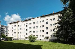 Wohnung mieten in Ernst-Bumm-Weg 4b, 14059 Charlottenburg, Heimwerker aufgepasst - 2-Zimmer mit Balkon! Ab sofort