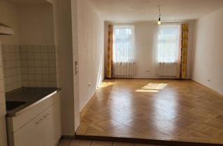 Wohnung mieten in 97980 Bad Mergentheim, Citywohnung am Martkplatz mit eigenem Stellplatz im 1. Stock! Bezugsfrei