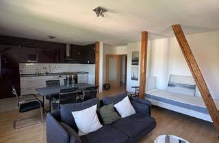Wohnung mieten in Karl-Marx-Straße 33, 39288 Burg, Helle Dachgeschosswohnung mit offener Küche & sichtbaren Holzbalken in Burg