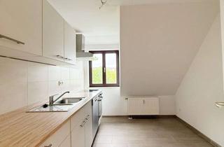 Wohnung mieten in Andréstraße 17, 09112 Kaßberg, 2-Raum-Wohnung im Dachgeschoss mit Einbauküche & neuem Bad