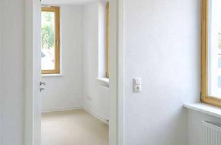Wohnung mieten in Birklinger Straße 28 a, 97346 Iphofen, Barrierefreie 3-Zimmer-EG-Wohnung mit Terrasse, Carport und Stellplatz