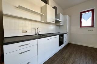 Wohnung mieten in Wallgraben, 04668 Grimma, Lichtdurchflutete modernisierte 3-Raumwohnung mit Einbauküche, Balkon und Stellplatz