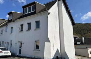 Einfamilienhaus kaufen in 56333 Winningen, Einfamilienhaus in Winningen/Mosel mit Terrasse, Balkon und Renovierungsbedarf