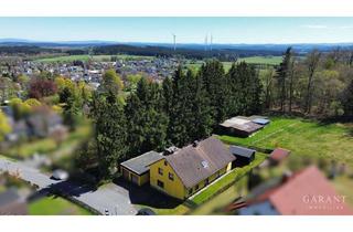 Haus kaufen in 95173 Schönwald, Seltene Lage: Zweifamilienhaus & ca. 1.700 qm Grundstück in Schönwald