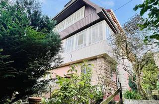 Haus kaufen in 75305 Neuenbürg, Schönes 2-Familienhaus mit zwei weiteren Zimmern im Gartengeschoss und ausbaufähiges DG!