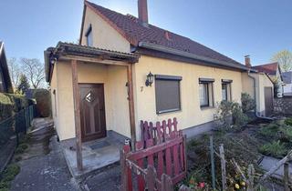 Haus kaufen in 14552 Michendorf, Sonnenverwöhntes Grundstück mit bezugsfreien Haus im Grünen sucht liebevolle Familie