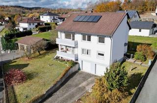 Haus kaufen in 95188 Issigau, Doppeltes Wohnglück mit Balkon und Garten