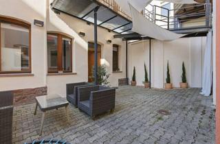 Wohnung kaufen in 75173 Südweststadt, Haus im Haus: einzigartige Maisonettewohnung mit Balkon und Hofterrasse - anschauen lohnt sich!