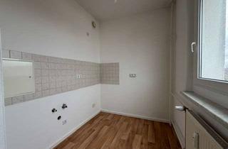 Wohnung mieten in Marie-Curie-Str., 08529 Chrieschwitz, **gemütliche 1 Zimmer Wohnung mit Badewanne und toller Aussicht**