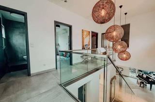 Villa kaufen in 30851 Langenhagen, Elegante Stadtvilla mit Wellnessbereich und Galerie in Langenhagen