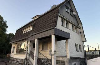Haus kaufen in Kölner Straße 26, 57612 Helmenzen, Viel Haus für’s Geld - Großzügiges Wohnhaus mit Garage, Brunnen & Potenzial