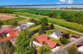 Haus kaufen in 02979 Elsterheide, Logenplatz am Leuchtturm: Sanierungsobjekt in See-Nähe mit 3 Wohneinheiten
