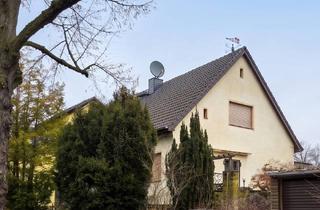 Haus kaufen in Alvenslebenstraße, 12307 Lichtenrade, Zeitreise mit Potenzial – Sanierungsobjekt oder Neubaugrundstück