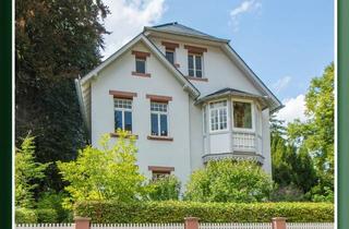 Villa kaufen in 64342 Seeheim-Jugenheim, Wunderschöne, sanierte Villa in sehr guter Lage, TOP Außenanlage, direkt einziehen