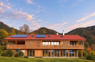 Wohnung kaufen in 83735 Bayrischzell, PREMIUMSEGMENT: Landhaus-Maisonette-Wohnung in Bayrischzell - Bergpanoramablick - Top-Ortsrandlage