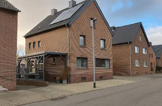 Einfamilienhaus kaufen in 50189 Elsdorf, Schönes Einfamilienhaus mit Gästewohnung, Wintergarten, PV-Anlage & großem Garten