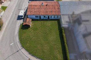 Grundstück zu kaufen in 85368 Moosburg, Attraktives Eckgrundstück mit Potenzial für Mehrfamilienhausbebauung in ruhiger Lage