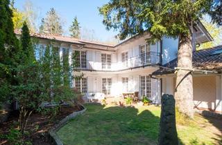 Villa kaufen in 85598 Baldham, Landhaus-Villa im Hampton-Style mit Einliegerwohnung, Gewerbeanteil und Waldstück