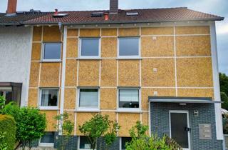 Haus kaufen in 65824 Schwalbach, Vielseitiges Dreifamilienhaus als Kapitalanlage oder Mehrgenerationenhaus in zentraler Lage
