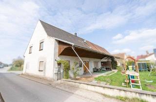 Haus kaufen in 96132 Schlüsselfeld, Schlüsselfeld - Zweifamilienhaus mit Scheune, Garten und vielseitigem Nutzungspotenzial