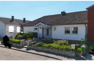 Haus kaufen in 85139 Wettstetten, Wettstetten - Bungalow mit großem Gartengrundstück