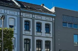 Mehrfamilienhaus kaufen in 53879 Euskirchen, Euskirchen - Mehrfamilienhaus mit einer Gewerbeeinheit und zwei Wohneinheiten