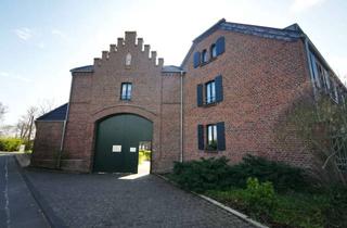 Wohnung kaufen in 53919 Weilerswist, Klein-Vernich: Exklusive Kapitalanlage mit Balkon, Grünfläche & Stellplatz im historischen Gutshof