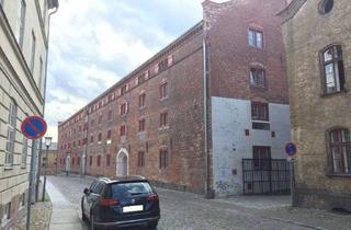 Wohnung kaufen in Schillstraße 39, 18439 Altstadt, Attraktive 2‑Zimmer‑Wohnung mit EBK und idyllischem Blick auf den Knieperteich