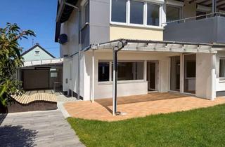 Wohnung kaufen in 73550 Waldstetten, Charmante 4-Zimmer-Erdgeschosswohnung mit großem Garten und Carport