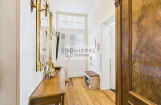 Wohnung kaufen in 76185 Weststadt, Stilvolle 4-Zimmer-Altbauwohnung mit zwei Balkonen, Aufzug und außergewöhnlichem Raumgefühl