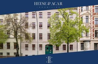 Wohnung kaufen in Torstraße, 10119 Prenzlauer Berg, Hübsche Altbauwohnung an der Torstraße mit 2 Zimmern und kleiner Terrasse - aktuell vermietet
