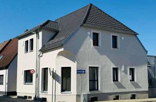 Wohnung mieten in Hauptstr. 146, 68799 Reilingen, Erstbezug - Großzügige 3 Zimmer Erdgeschosswohnung in kernsaniertem 3 Familienhaus
