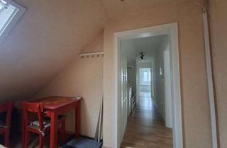 Wohnung mieten in Osterfeldstraße 15, 86391 Stadtbergen, Zwei Zimmer in Stadtbergen: Helle Dachgeschosswohnung mit Einbauküche