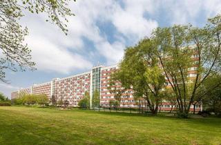 Wohnung mieten in Lene-Voigt-Str., 04289 Probstheida, Für Senioren: 3-Raum-Wohnung mit Aufzug und Bad mit Dusche/Pflegedienst im Haus